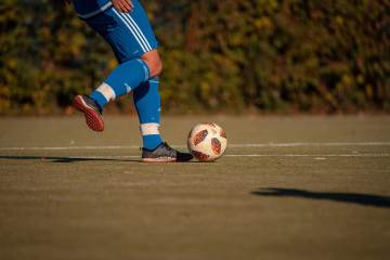 彻底辟谣！阿尔瓦雷斯团队否认巴萨传闻，阿森纳的机会来了（配图示意）